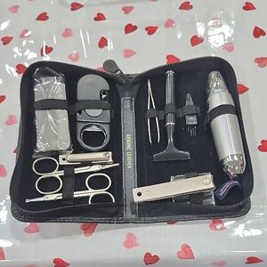 ROUNDTREE & YORKE MENS' GROOMING KIT